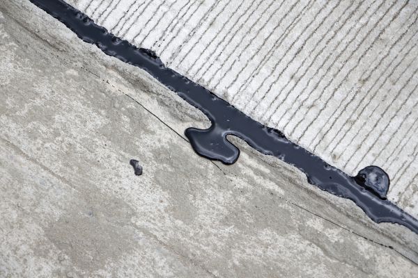 Pavement Crack Sealing in Modesto